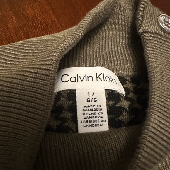 CK LIKE NEW Pullover Sweater - Picture 2 of 4